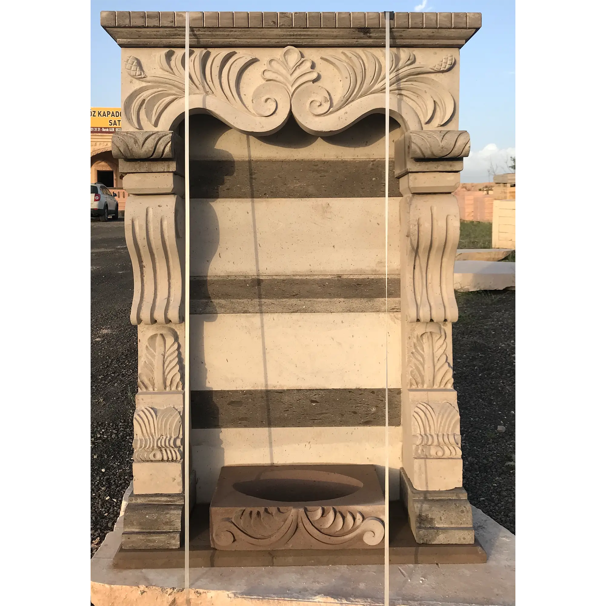 Siyah-Gri Andezit Cnc İşlemeli İyon Sütun Çeşme